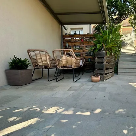 Lorenco Apartment *
