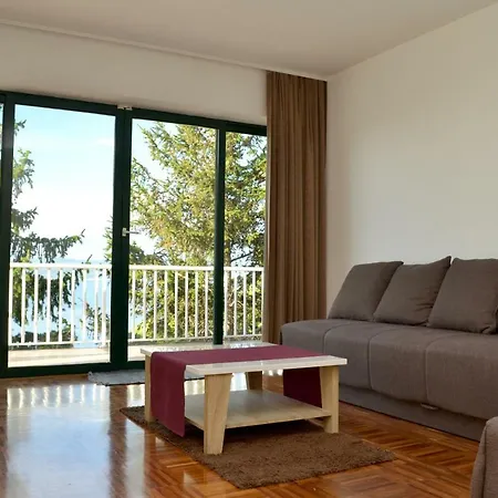 Lorenco Apartment