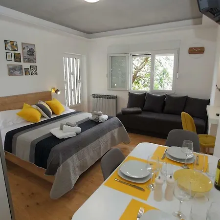 Lorenco Apartment